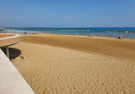 L’ultima spiaggia, libera