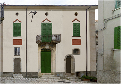 C’è un palazzo storico a S. Massimo che si autocontraddice